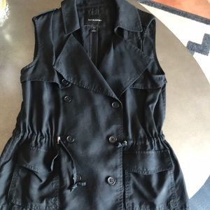 Banana Republic light weight women’s fitted vest